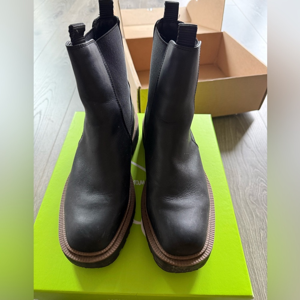 Sam Edelman Chelsea Boots size 8